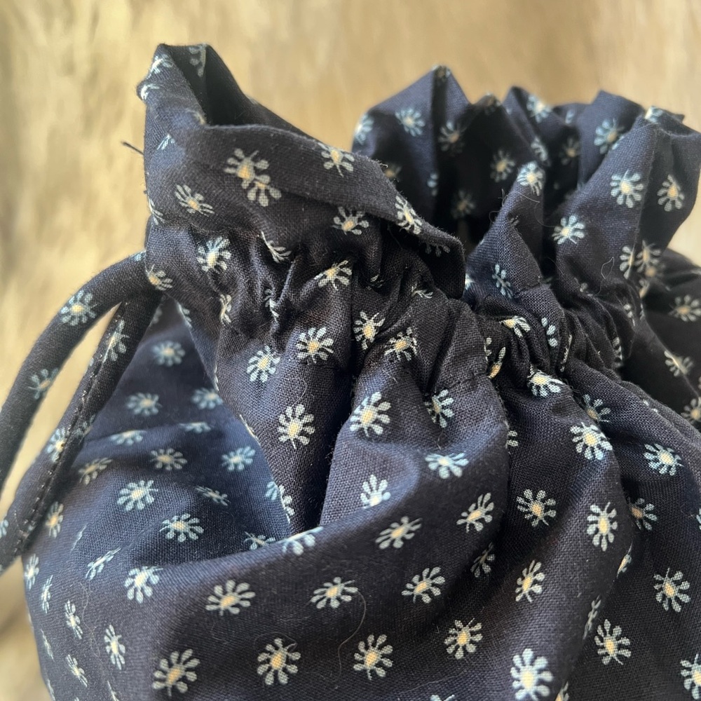 Vintage Y2K NWT Vera Bradley Seaport navy blue drawstring bucket bag cottagecore - Picture 3 of 7
